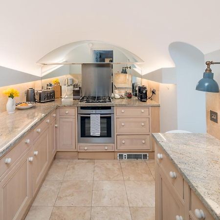 Cozy Flat With Patio In The Heart Of Pimlico Leilighet London Eksteriør bilde